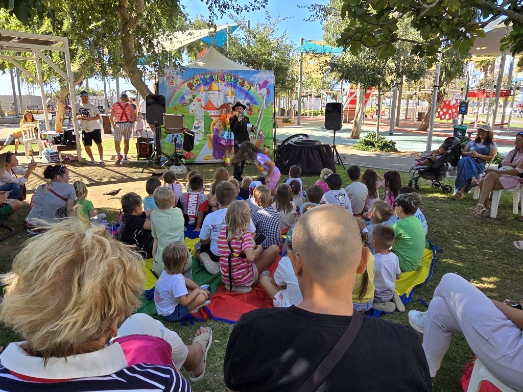 Городские мероприятия, через которые мы несем тепло традиции, доброту и еврейскую идентичность в повседневную жизнь.