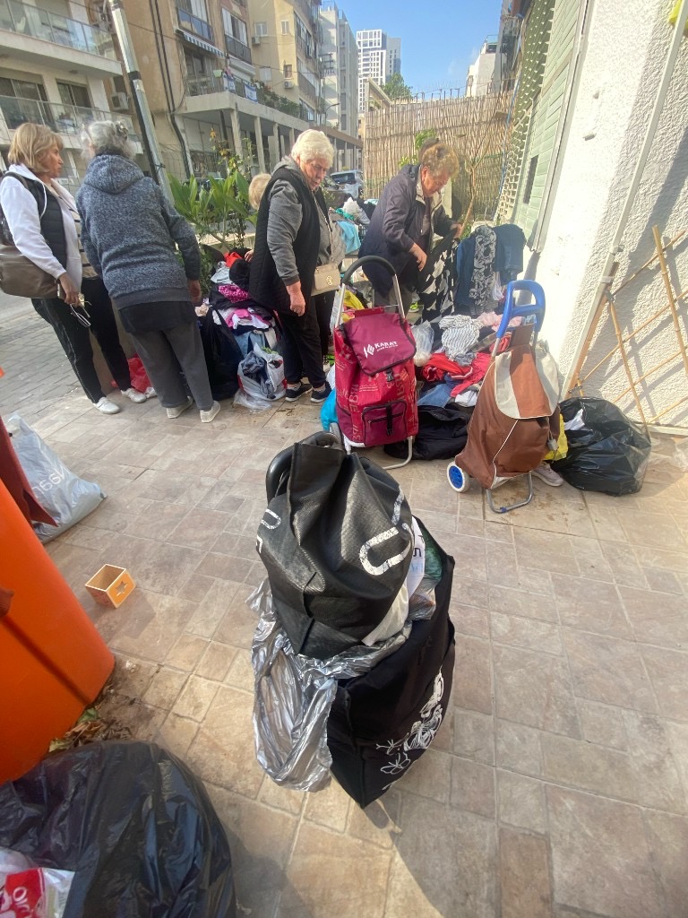 Поддержка нуждающихся продуктами и продовольствием: хесед в действии, когда забота о ближнем становится заповедью дня.