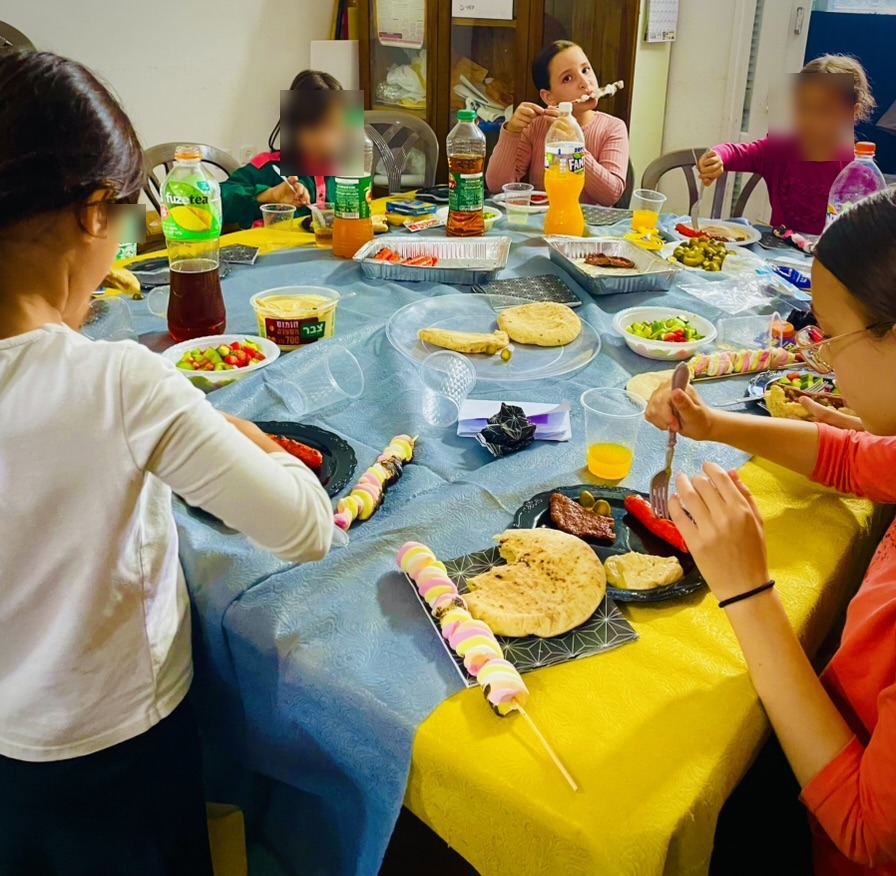 Детские образовательные программы, в которых знание, доброта и радость становятся частью характера и будущего ребенка.