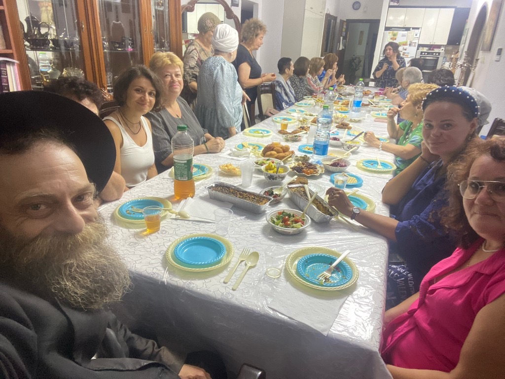 Мероприятия и уроки для женщин, где раскрывается внутренняя сила, вера и особое женское достоинство.